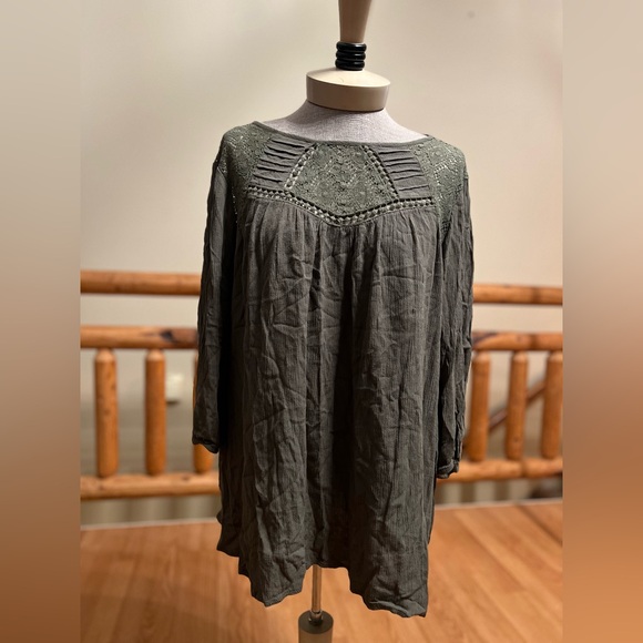 Liz Lange Tops - Liz Lange Maternity Olive Green Crochet Boho Top – Size M